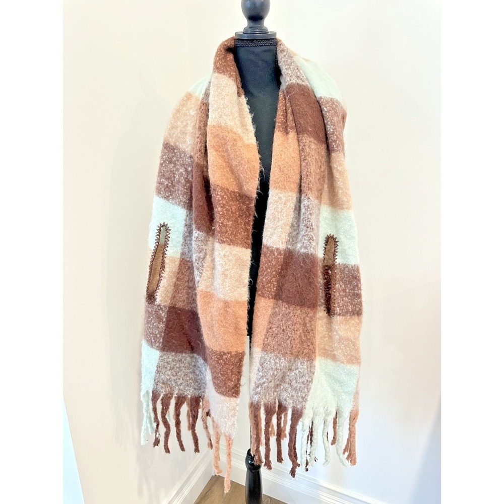 NWOT Tahari  Brown Plaid  Striped Fringe Soft Blanket Scarf One Size